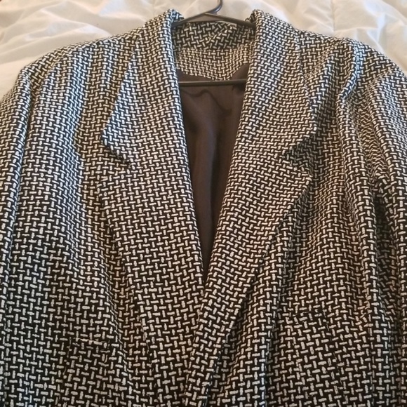 🖤🤍‼️SALE‼️Gorgeous Doncaster Raw Silk Overcoat Size Small. Black and White. - Picture 6 of 8